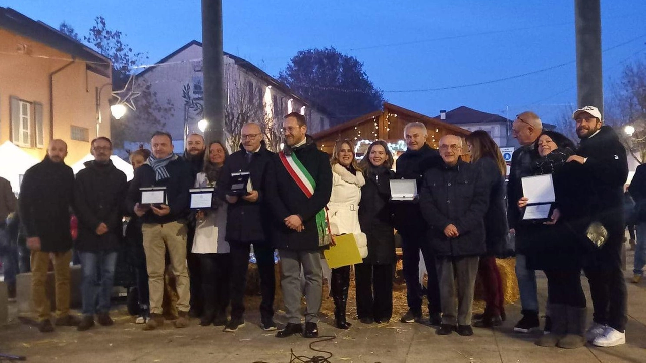 Volontario in parrocchia e promotore di tante iniziative, dalla biblioteca al palio . Volontario in parrocchia e promotore di tante iniziative, dalla biblioteca al palio .