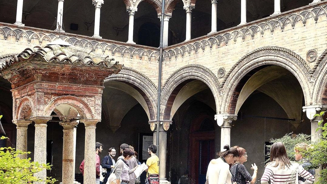 La terza giornata nazionale degli ospedali storici si terrà il 13 ottobre in Italia. L'Azienda Socio Sanitaria Territoriale di Lodi parteciperà aprendo al pubblico il complesso storico dell'Ospedale Maggiore con visite guidate e conferenze. Accesso gratuito su prenotazione. La terza giornata nazionale degli ospedali storici si terrà il 13 ottobre in Italia. L'Azienda Socio Sanitaria Territoriale di Lodi parteciperà aprendo al pubblico il complesso storico dell'Ospedale Maggiore con visite guidate e conferenze. Accesso gratuito su prenotazione.
