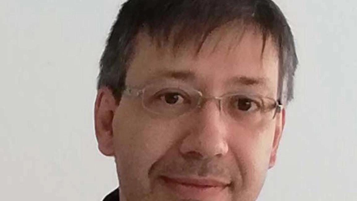 È capace di intendere e volere e, se il giudice condividerà le conclusioni del perito, andrà a processo Fabio Molinari... È capace di intendere e volere e, se il giudice condividerà le conclusioni del perito, andrà a processo Fabio Molinari...