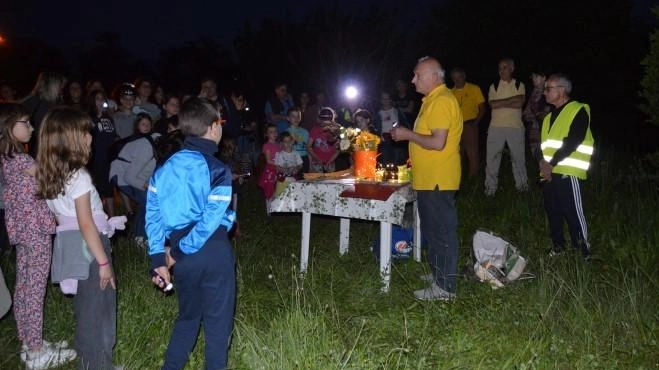 Due avventure sulle orme di lucciole e rapaci. Due escursioni nella natura della Brianza, sotto la guida di esperti appassionati,... Due avventure sulle orme di lucciole e rapaci. Due escursioni nella natura della Brianza, sotto la guida di esperti appassionati,...