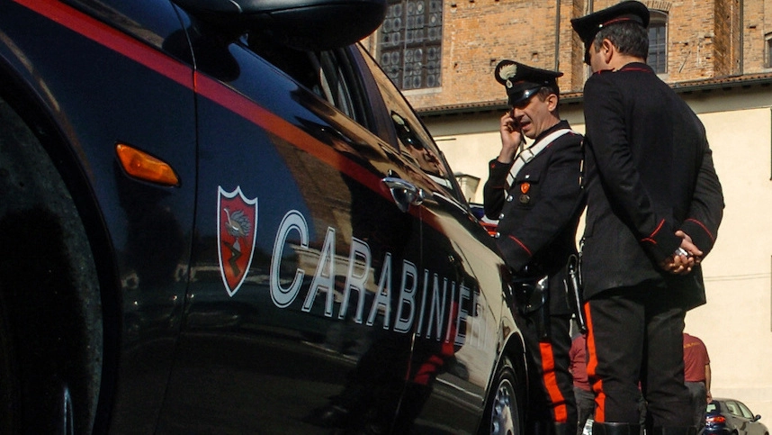 I carabinieri (foto d’archivio) I carabinieri (foto d’archivio)
