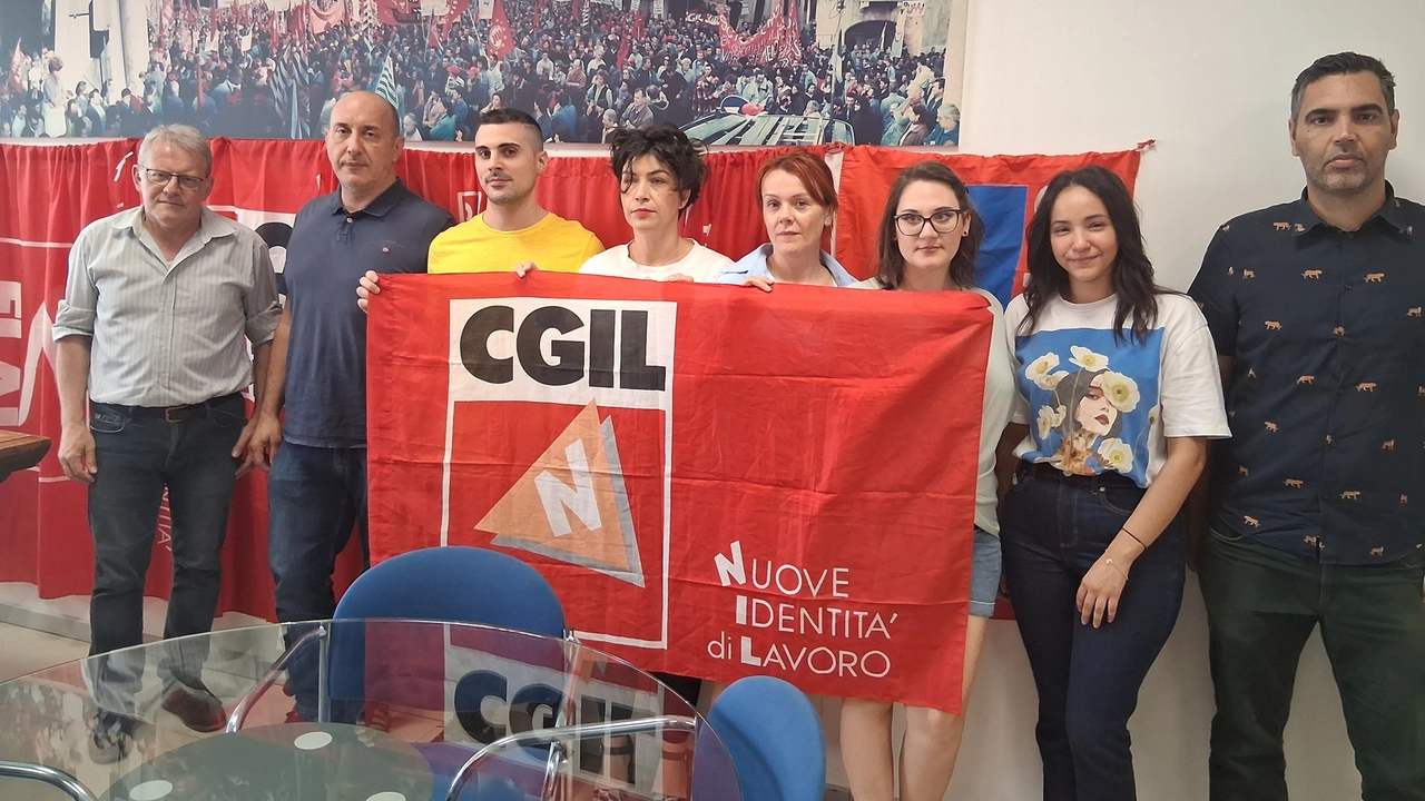 NIdiL (Nuove Identità di Lavoro) è la struttura sindacale della Cgil che rappresenta i lavoratori somministrati e atipici NIdiL (Nuove Identità di Lavoro) è la struttura sindacale della Cgil che rappresenta i lavoratori somministrati e atipici
