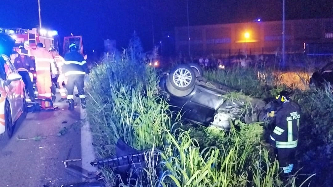 Incidente tra due auto a Copiano, morto un uomo di 51 anni