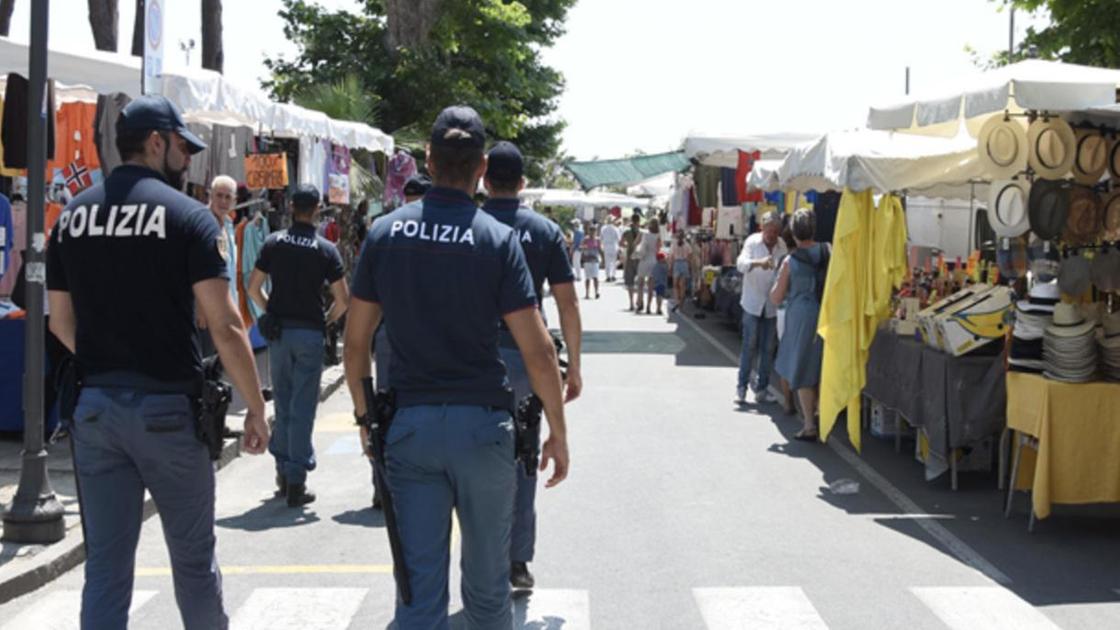 Ruba il portafoglio a un’anziana, ladra arrestata Ruba il portafoglio a un’anziana, ladra arrestata