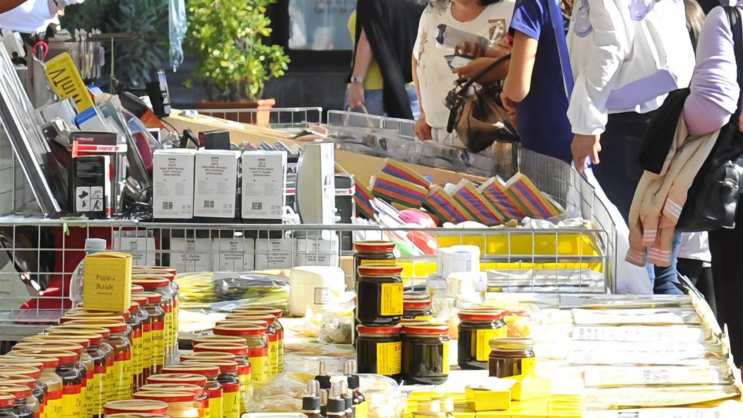 Le bancarelle dei contadini Il mercatino a Km0 è stato sospeso: pochi stand, scarsa affluenza e presenza degli operatori