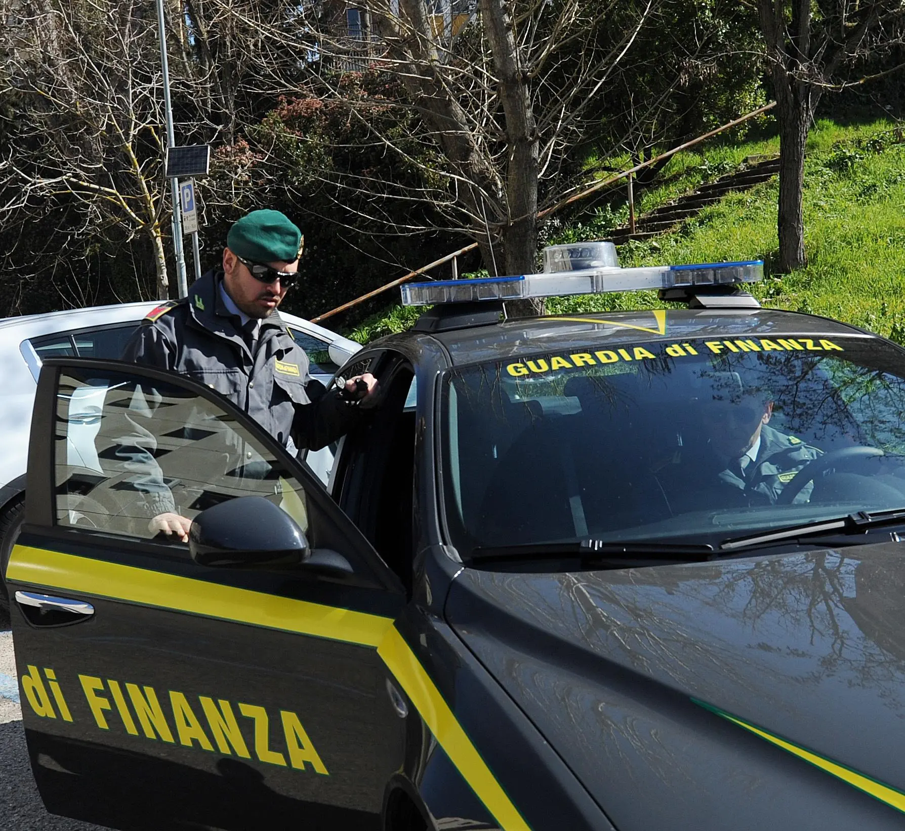 Il trucco delle “cartiere”. Frode da 200 milioni