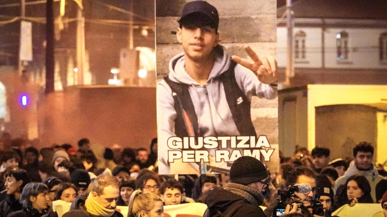 Uno dei cortei organizzati a dicembre per chiedere giustizia per Ramy