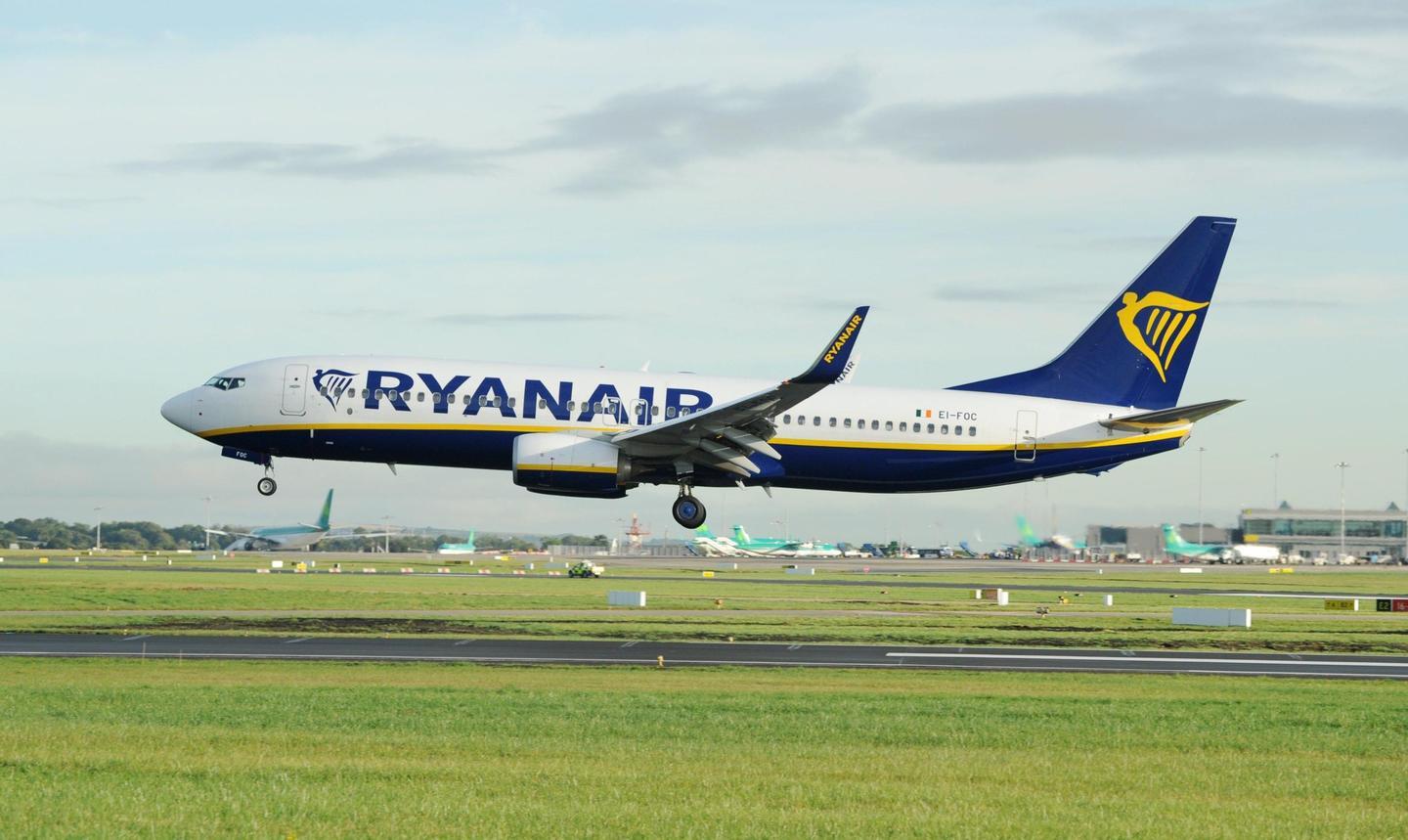 Turbolenza su un volo Milano Berlino, paura tra i passeggeri: atterraggio d’emergenza e nove feriti Turbolenza su un volo Milano Berlino, paura tra i passeggeri: atterraggio d’emergenza e nove feriti