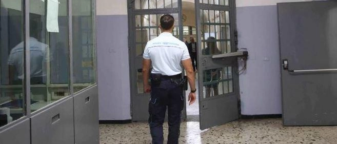 Caldo rovente: gli avvocati donano ventilatori alle carceri
