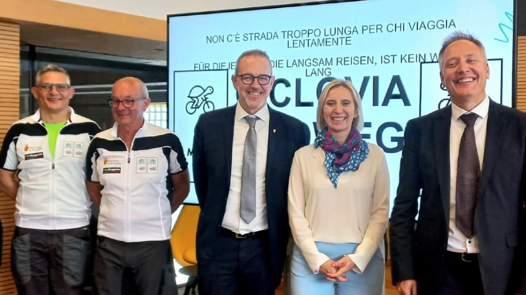 La presentazione della Ciclovia Monaco - Milano e dell'iniziativa ‘Bike Track Test’ (Foto Facebook Provincia di Bergamo) La presentazione della Ciclovia Monaco - Milano e dell'iniziativa ‘Bike Track Test’ (Foto Facebook Provincia di Bergamo)