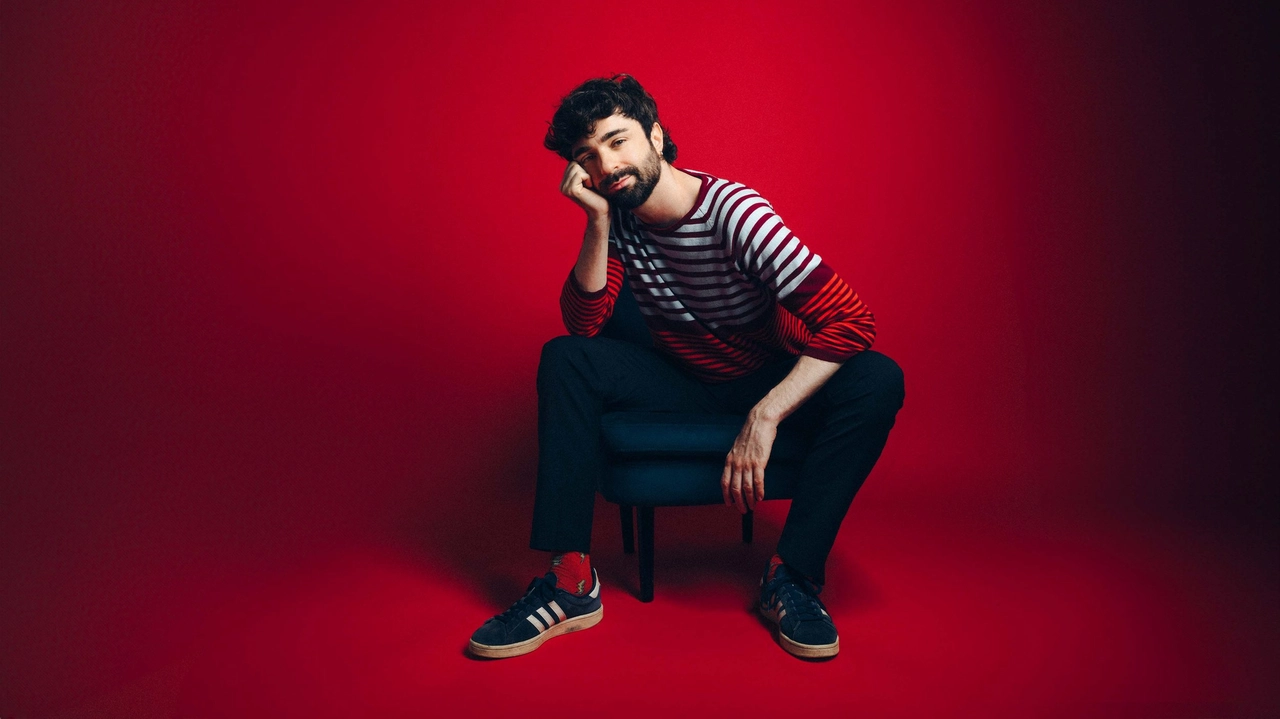 Daniele Gattano, 30 anni, è originario di Verbania. Ha debuttato come comico nel 2016 a Colorado, su Italia 1. Il 13 e 14 gennaio è al Teatro Manzoni di Milano Daniele Gattano, 30 anni, è originario di Verbania. Ha debuttato come comico nel 2016 a Colorado, su Italia 1. Il 13 e 14 gennaio è al Teatro Manzoni di Milano