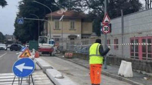 Legnano, risolto in parte il problema della sosta durante le partite degli Knights. Il palazzetto ha perso numerosi posti auto con la costruzione della ciclabile. Legnano, risolto in parte il problema della sosta durante le partite degli Knights. Il palazzetto ha perso numerosi posti auto con la costruzione della ciclabile.