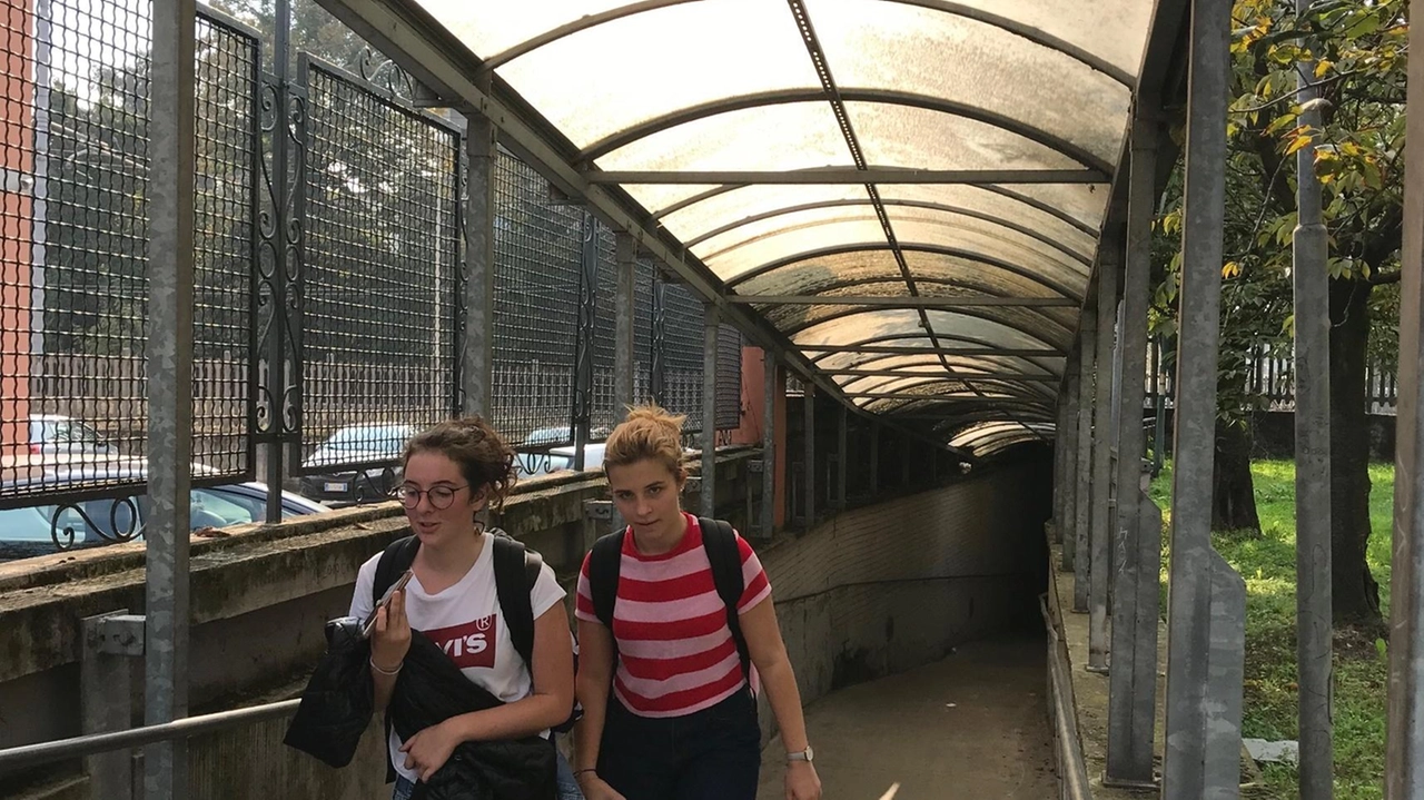 Il tunnel di via Borsa è “un grande malato“. Disagi in vista per studenti e residenti Il tunnel di via Borsa è “un grande malato“. Disagi in vista per studenti e residenti