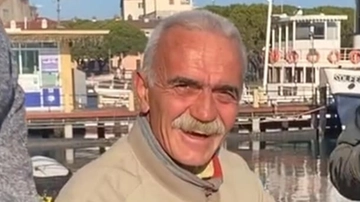 Desenzano del Garda, multa per aver raccolto rifiuti in una spiaggia del lago. Enzo Fattori: “Non mi fermo, chi fa le cose giuste non sbaglia mai”