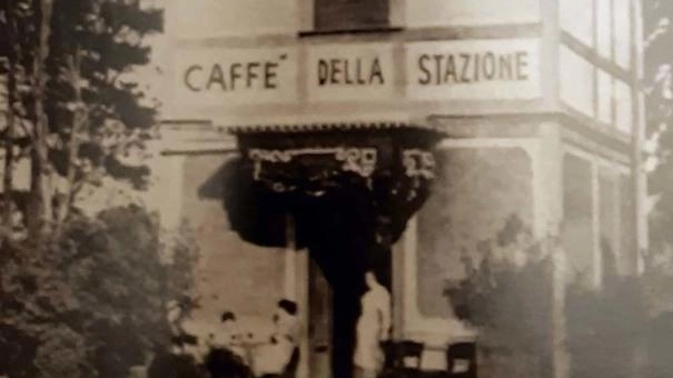 Il sindaco annuncia che riaprirà. Il locale ha vissuto la trasformazione della città. Da punto di riferimento per pendolari poi abbattuto per far spazio alla tangenziale. Il sindaco annuncia che riaprirà. Il locale ha vissuto la trasformazione della città. Da punto di riferimento per pendolari poi abbattuto per far spazio alla tangenziale.