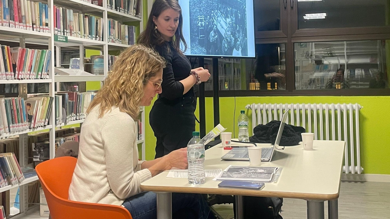 Riscoprire le origini per proiettarsi nel futuro in maniera vincente. Gran successo a Sondalo per "Siamo Alpi… e poi?",... Riscoprire le origini per proiettarsi nel futuro in maniera vincente. Gran successo a Sondalo per "Siamo Alpi… e poi?",...
