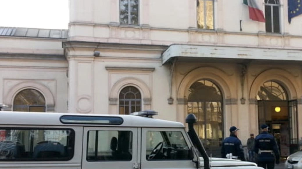 Un pusher arrestato in stazione. Dopo numerose segnalazioni pervenute al comando dela polizia locale, l’altro pomeriggio è stato organizzato dalla... Un pusher arrestato in stazione. Dopo numerose segnalazioni pervenute al comando dela polizia locale, l’altro pomeriggio è stato organizzato dalla...