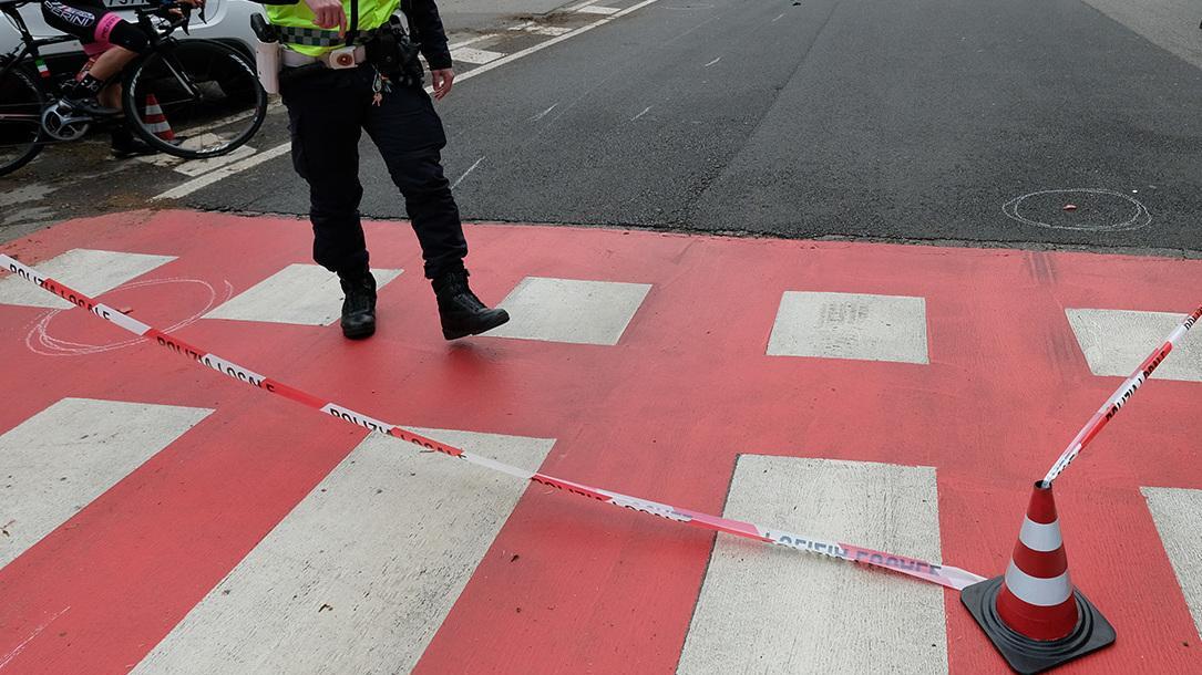 L’incidente mortale. In bici a 91 anni trascinato dal Tir per oltre 500 metri