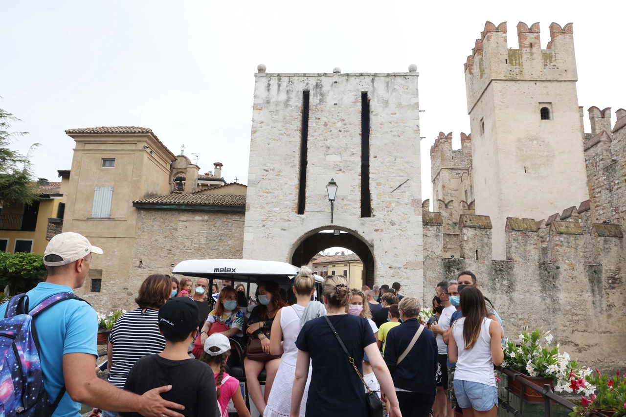 Brescia, Sirmione turisti e terme