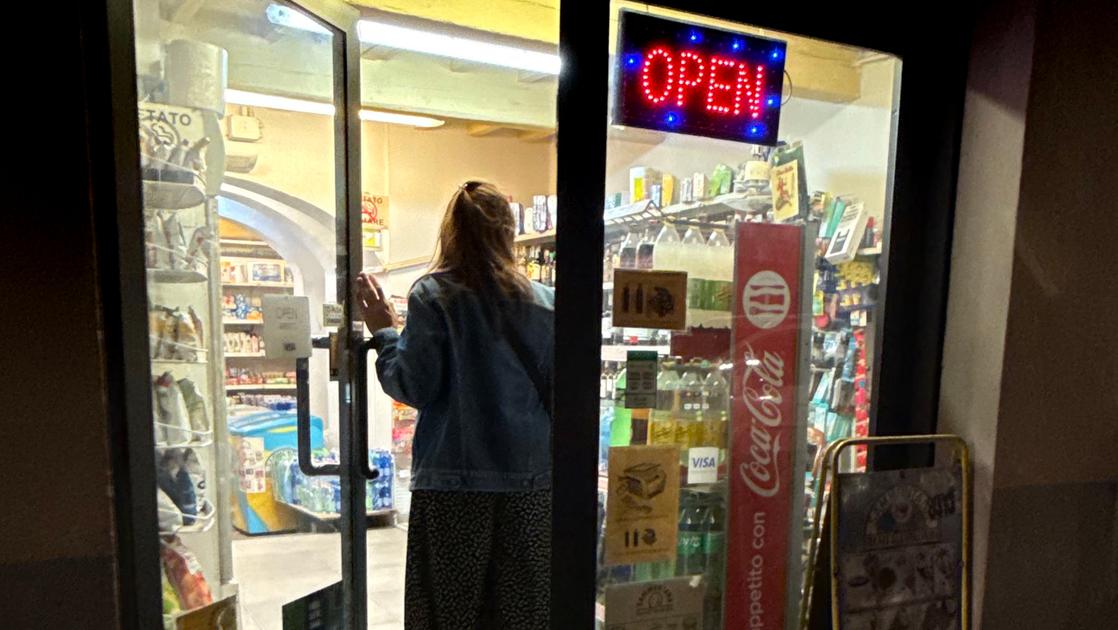 Monza, vende alcol e tabacco a minori: locale del centro multato Monza, vende alcol e tabacco a minori: locale del centro multato