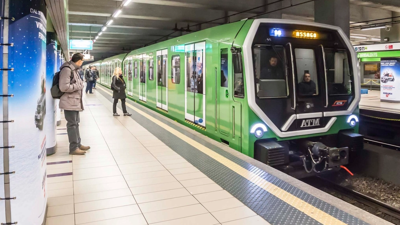 Un treno della linea verde (Archivio)