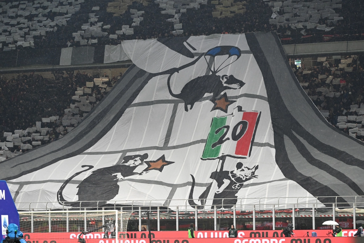Coreografia Curva Sud Milan, i nerazzurri raffigurati come i topi di Banksy