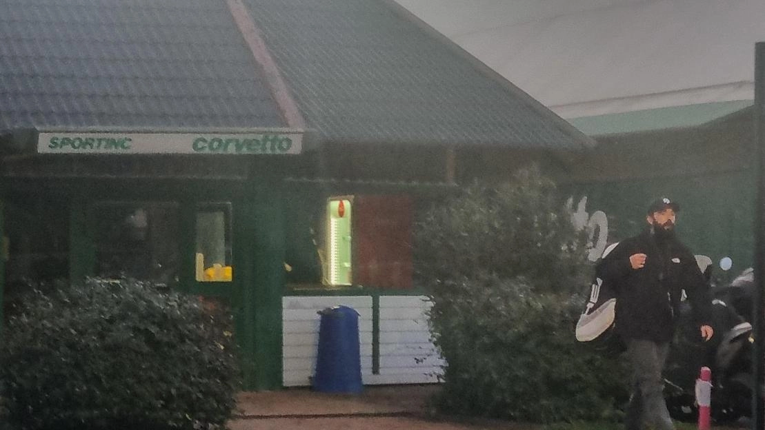 L’ingresso dello Sporting Corvetto, struttura sportiva presente a Porto di Mare dal 1971 L’ingresso dello Sporting Corvetto, struttura sportiva presente a Porto di Mare dal 1971