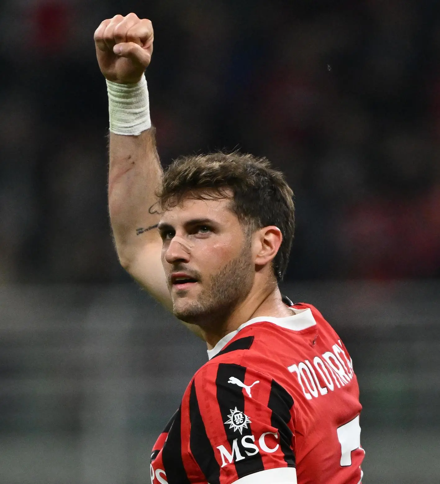 Santiago Gimenez si riprende il Milan: doppietta e assist contro il Bologna