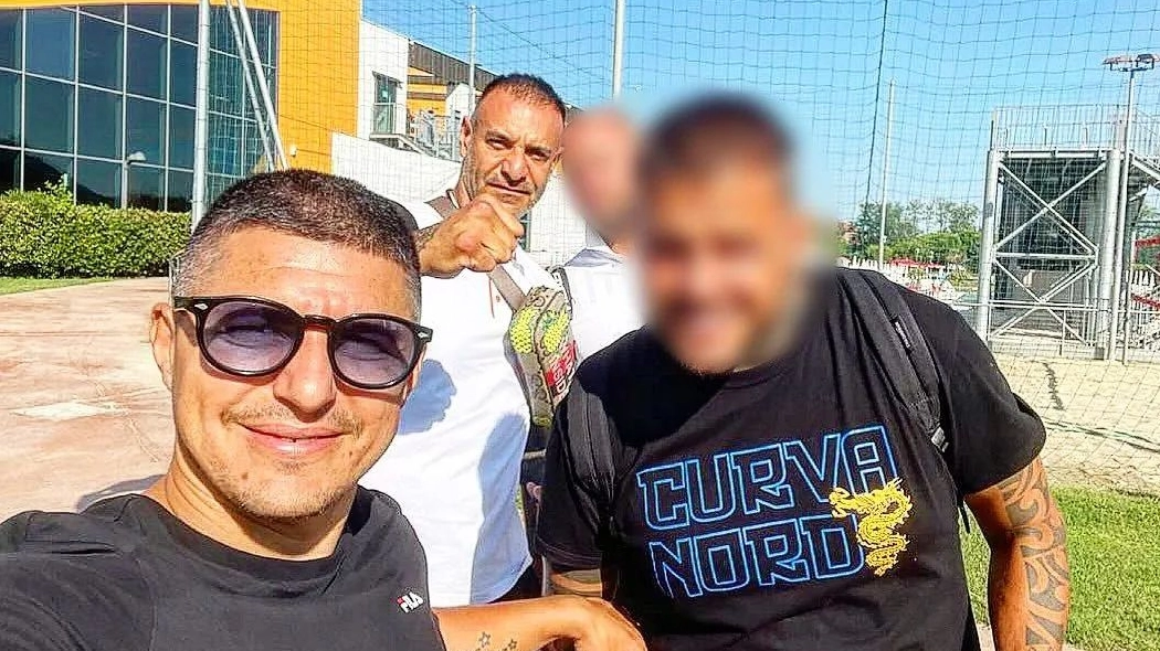 In primo piano Bellocco, freddato fuori dalla palestra Testudo il 4 settembre, e Beretta In primo piano Bellocco, freddato fuori dalla palestra Testudo il 4 settembre, e Beretta
