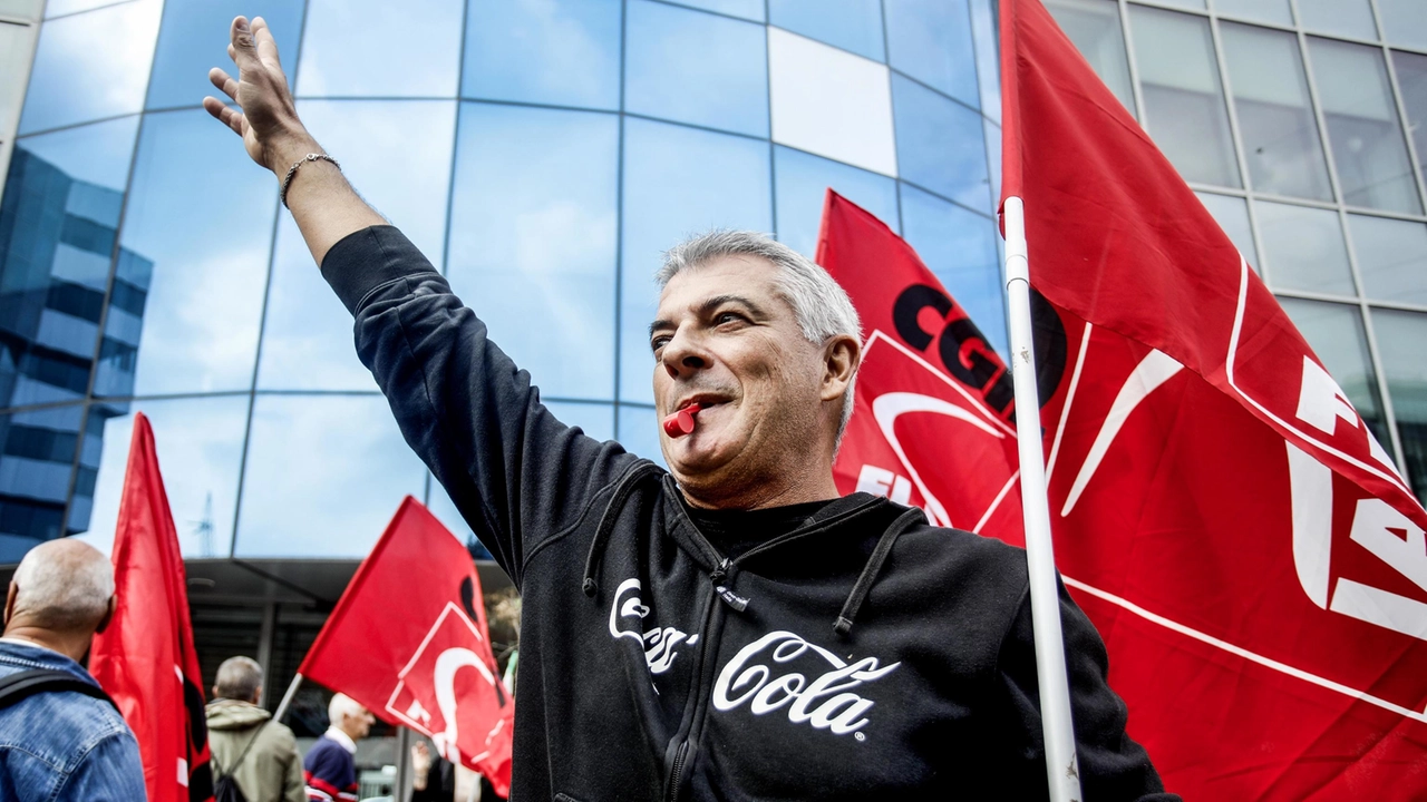 Il presidio dei lavoratori della rete commerciale Coca Cola Hbc Italia per gli eccessivi carichi di lavoro a Sesto San Giovanni Il presidio dei lavoratori della rete commerciale Coca Cola Hbc Italia per gli eccessivi carichi di lavoro a Sesto San Giovanni
