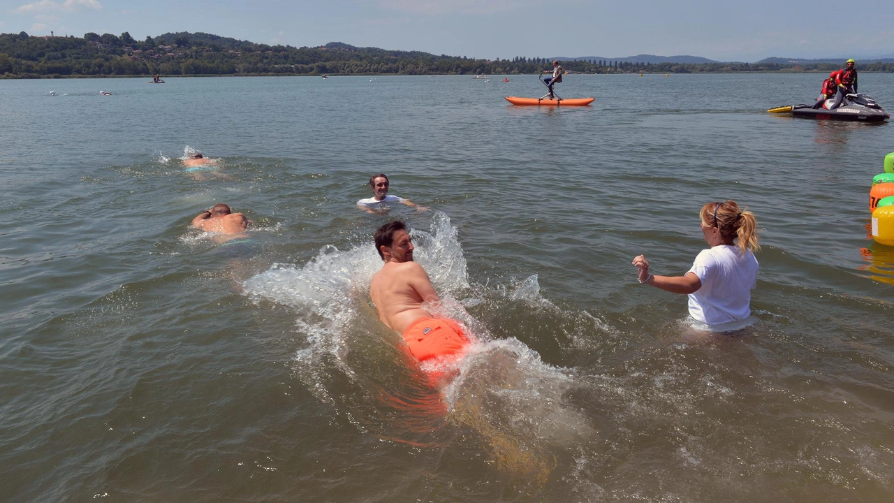 Per questo agosto niente tuffi o bagni rinfrescanti nel lago di Varese Per questo agosto niente tuffi o bagni rinfrescanti nel lago di Varese
