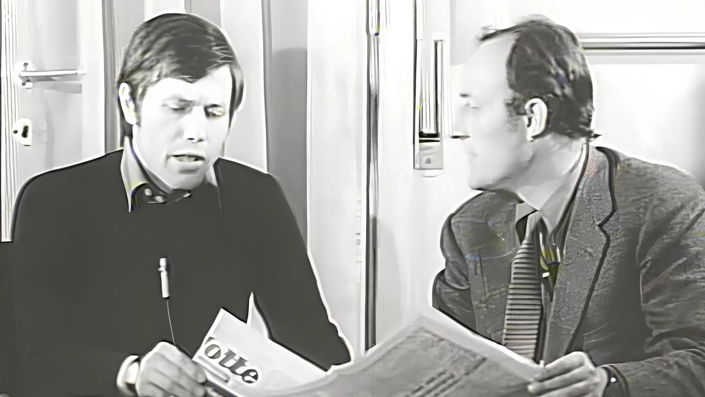 Pasquale Virgilio (a sinistra) con il giornalista Guido Vergani in un filmato dell’archivio Luce