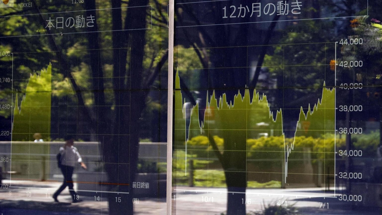 A Tokyo e Seul soffrono i titoli dell'elettronica A Tokyo e Seul soffrono i titoli dell'elettronica