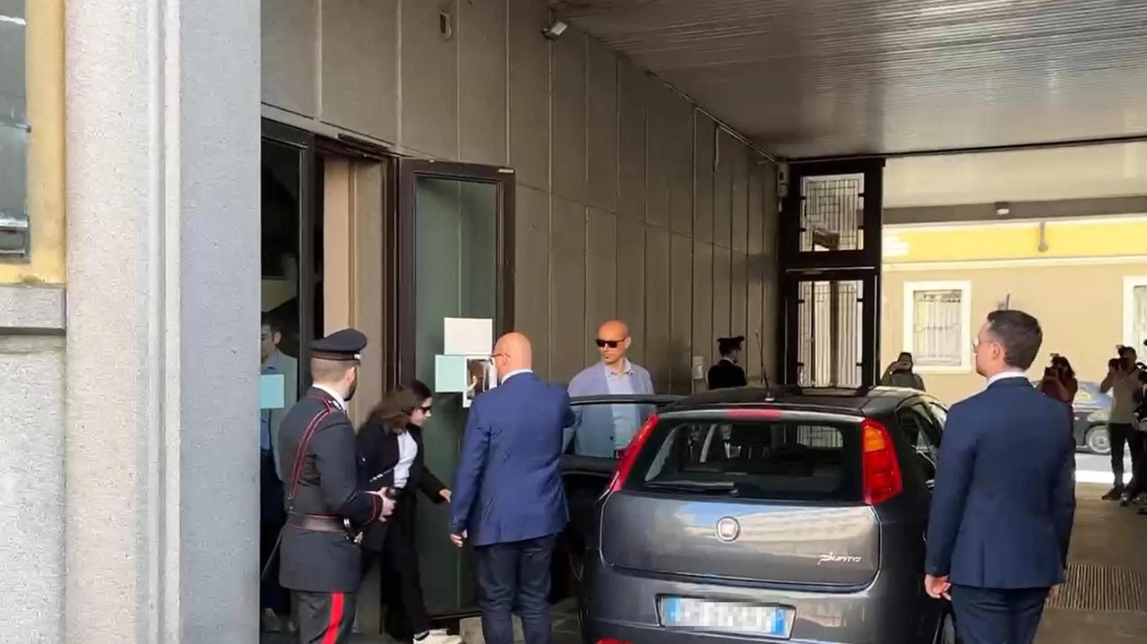 Il Tribunale della Libertà di Bologna impone il braccialetto elettronico a Chiara Petrolini, accusata di omicidio. Il Tribunale della Libertà di Bologna impone il braccialetto elettronico a Chiara Petrolini, accusata di omicidio.