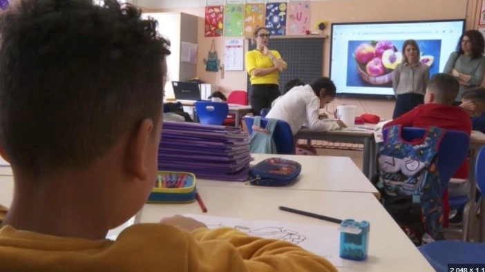 Una classe della scuola elementare Radice, nel quartiere San Siro a Milano, dove non ci sono alunni italiani Una classe della scuola elementare Radice, nel quartiere San Siro a Milano, dove non ci sono alunni italiani