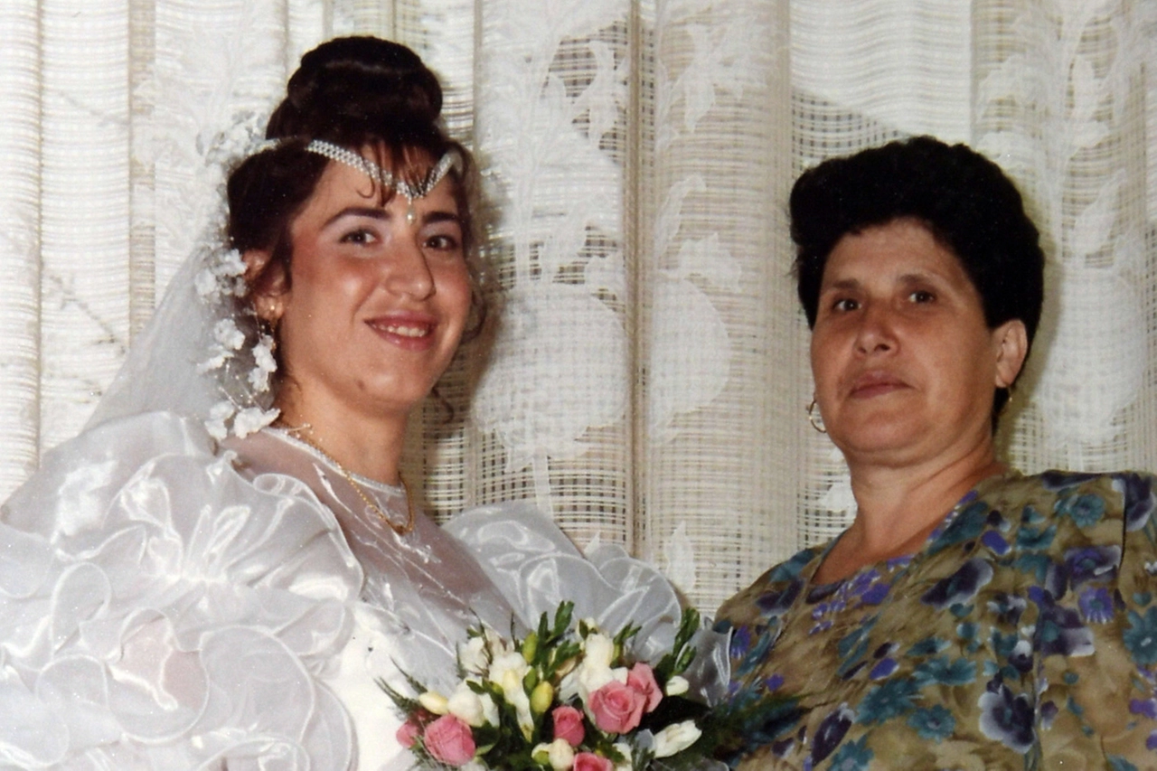 Rosa Fabbiano il giorno del matrimonio con la madre Lucia Cipriano