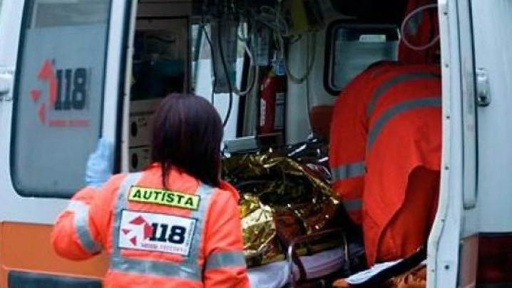 L'uomo è stato trasportato d'urgenza a Brescia L'uomo è stato trasportato d'urgenza a Brescia