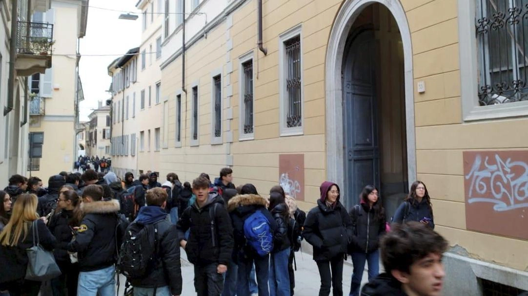 Saranno ancora ospiti dell’Università gli studenti del liceo scientifico Taramelli. Ieri pomeriggio la Provincia ha ultimato l’intervento di disinfestazione... Saranno ancora ospiti dell’Università gli studenti del liceo scientifico Taramelli. Ieri pomeriggio la Provincia ha ultimato l’intervento di disinfestazione...