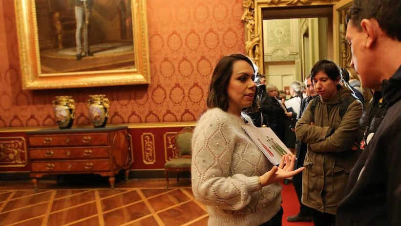 Il progetto è stato collaudato ieri dai ragazzi della cooperativa l’Iride di Monza "Per la prima volta abbiamo visitato le stanze della regina. La spiegazione è stata molto bella". Il progetto è stato collaudato ieri dai ragazzi della cooperativa l’Iride di Monza "Per la prima volta abbiamo visitato le stanze della regina. La spiegazione è stata molto bella".