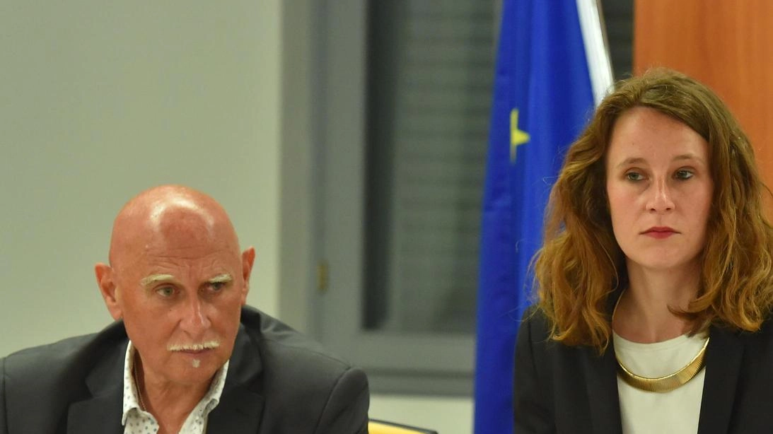 Consiglio comunale aperto a Bareggio Si discuteva sulla presenza di cervi e daini al Parco Consiglio comunale aperto a Bareggio Si discuteva sulla presenza di cervi e daini al Parco