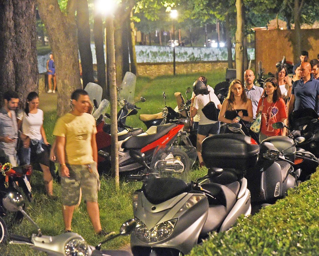 Città Alta assediata dagli scooter. Intralci a pedoni e carrozzine. Il Comune: vertice sulle soste Città Alta assediata dagli scooter. Intralci a pedoni e carrozzine. Il Comune: vertice sulle soste