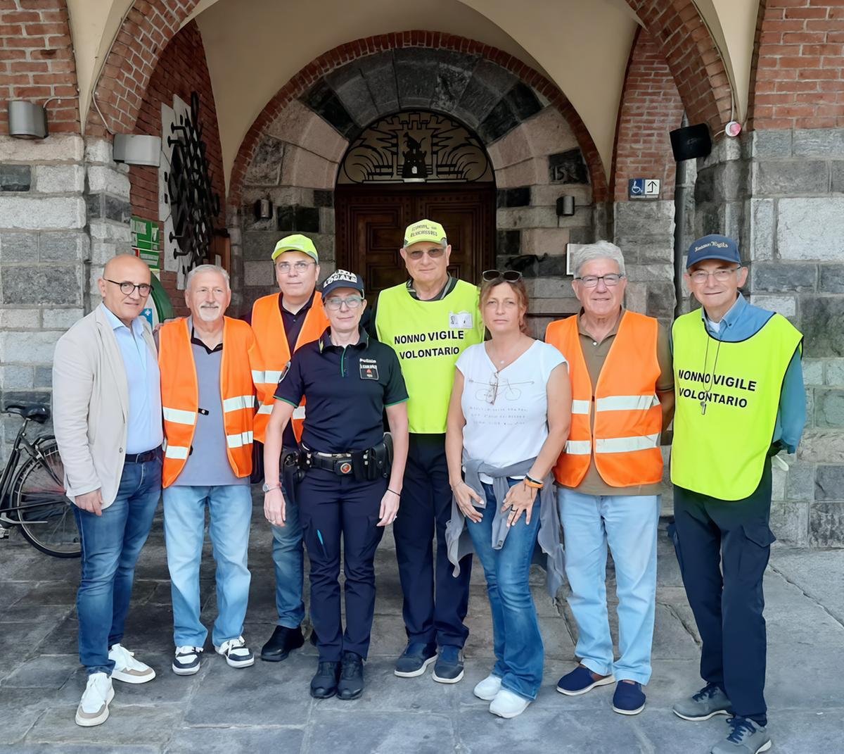 Cinque “nonni vigili” in azione: "Cerchiamo altri volontari"