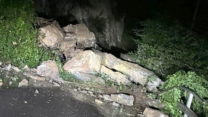 maltempo nel bresciano frane e smottamenti strada chiusa tra ossimo e lozio