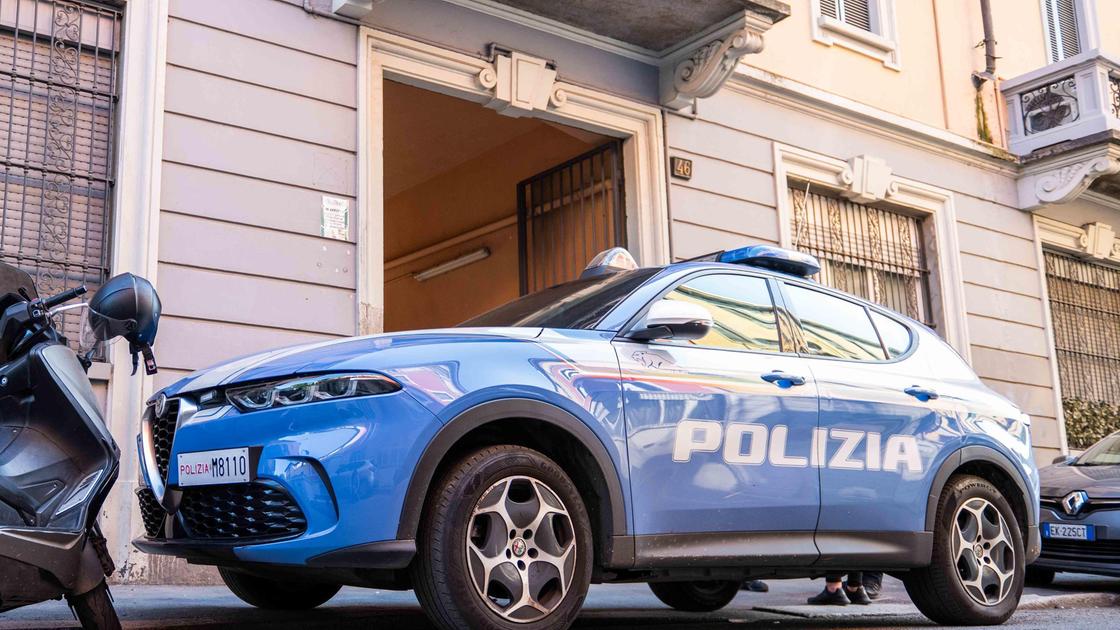 undici fendenti contro il coinquilino aggressore in fuga preso in spagna