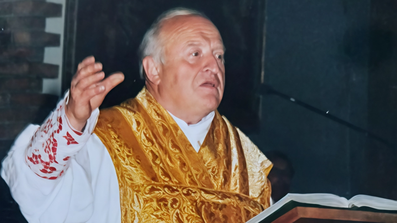 A Sondrio la comunità è commossa per la scomparsa di don Silverio Raschetti, storico parroco della Beata Vergine del Rosario. Il sacerdote, ricordato per la sua fede profonda e il sorriso, è deceduto all'età di 85 anni dopo anni di malattia. Le esequie si terranno domani pomeriggio, con il rosario in suo suffragio stasera nella chiesa dove ha servito per trent'anni. A Sondrio la comunità è commossa per la scomparsa di don Silverio Raschetti, storico parroco della Beata Vergine del Rosario. Il sacerdote, ricordato per la sua fede profonda e il sorriso, è deceduto all'età di 85 anni dopo anni di malattia. Le esequie si terranno domani pomeriggio, con il rosario in suo suffragio stasera nella chiesa dove ha servito per trent'anni.