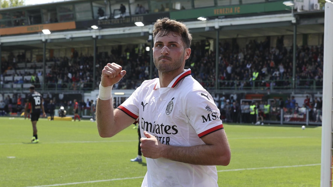 Il messicano Santiago Gimenez è tornato al gol domenica contro il Venezia