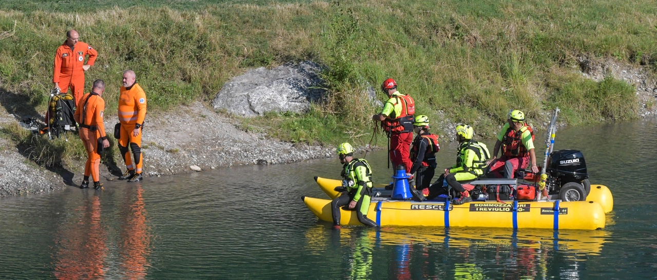 Giallo lungo il Lambro: dall’acqua spunta un cadavere senza nome