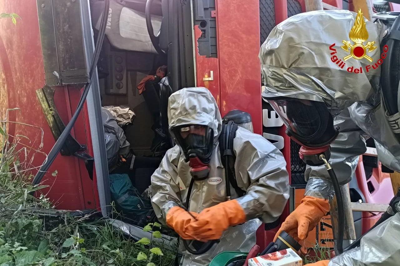Gli specialisti dell'Nbcr, il Nucleo biologico, chimico e radiologico in azione
