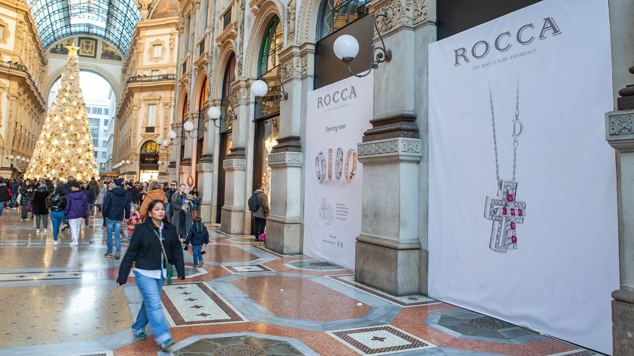 L’insegna “Rocca 1794” in Galleria Vittorio Emanuele