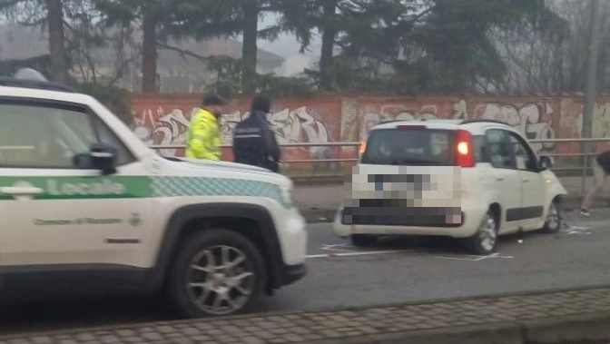 L'incidente di questa mattina in via Mazzocchi: i rilievi della polizia locale